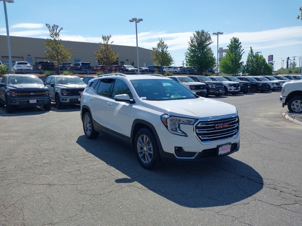 2024 GMC Terrain SLT AWD's photo