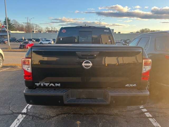 2023 Nissan Titan S photo 3