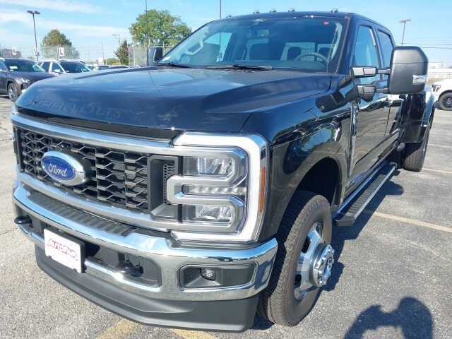 2026 Ford F-350 XLT photo 3