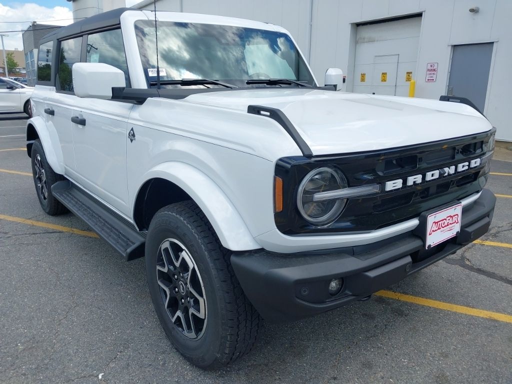 New 2026 Ford Bronco Outer Banks SUV