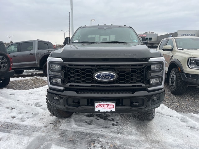 2024 Ford F-350 Super Duty Lariat's photo