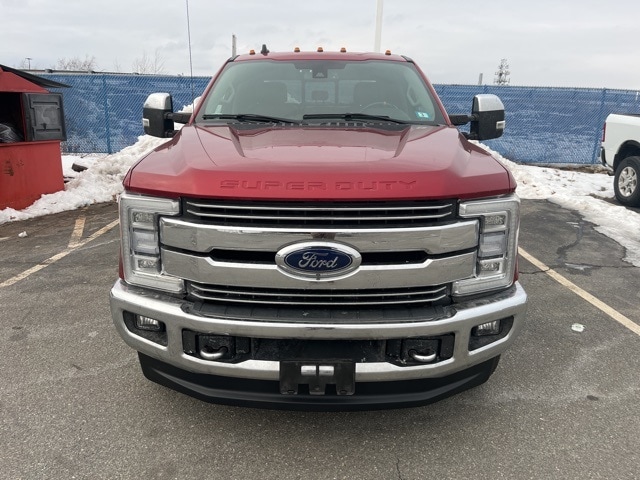 2019 Ford F-350 Super Duty Lariat's photo