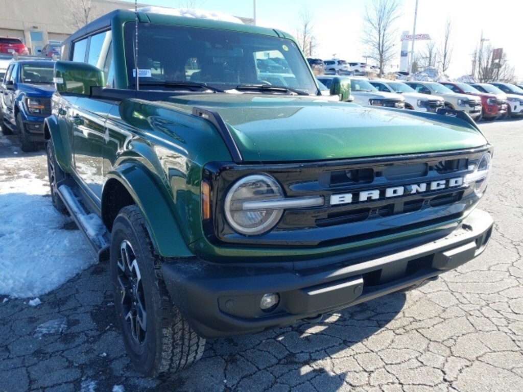 New 2025 Ford Bronco Outer Banks SUV