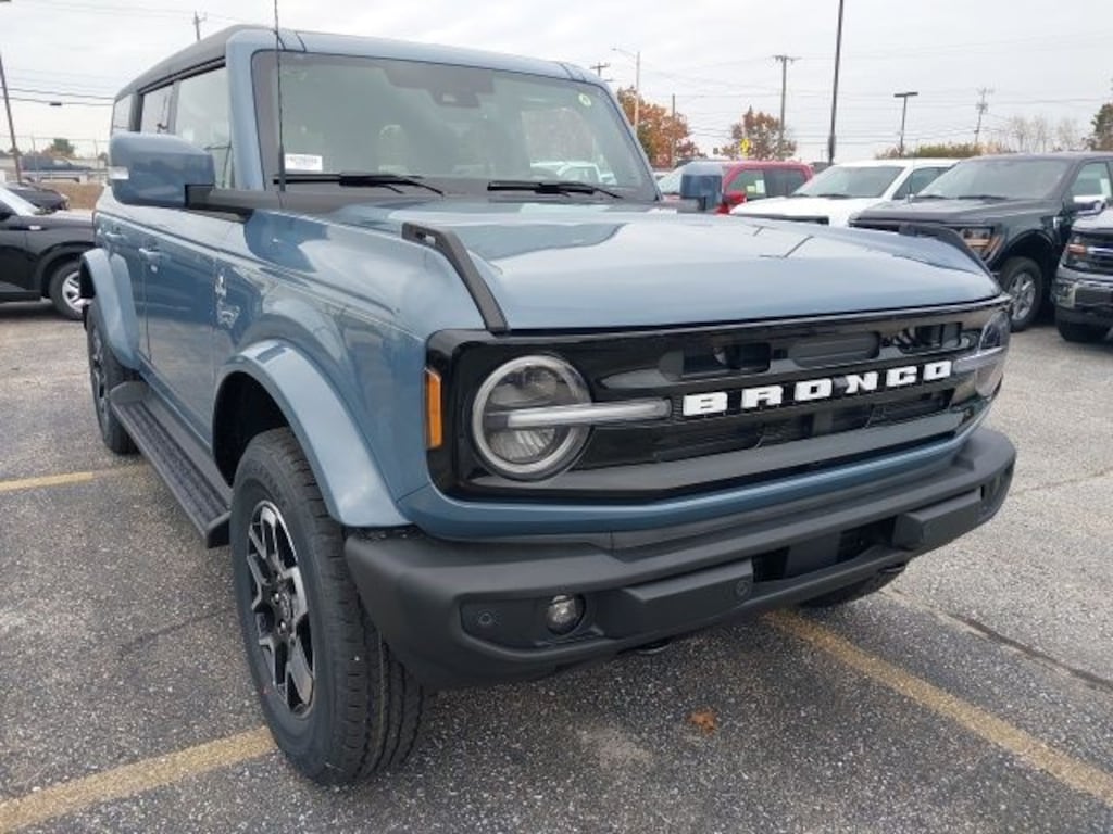 New 2025 Ford Bronco Outer Banks SUV