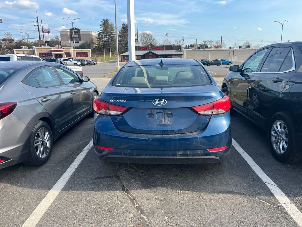 Used 2015 Hyundai Elantra SE Sedan