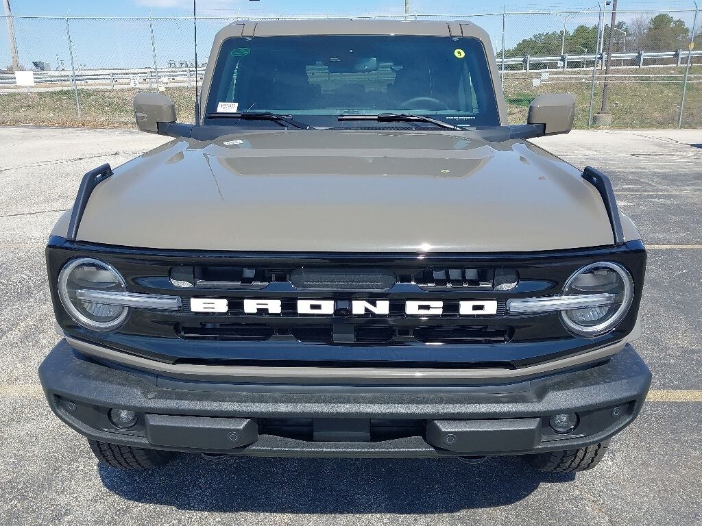 New 2026 Ford Bronco Outer Banks SUV