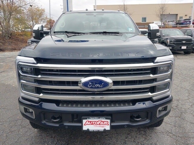 2025 Ford F-350 Platinum photo 3