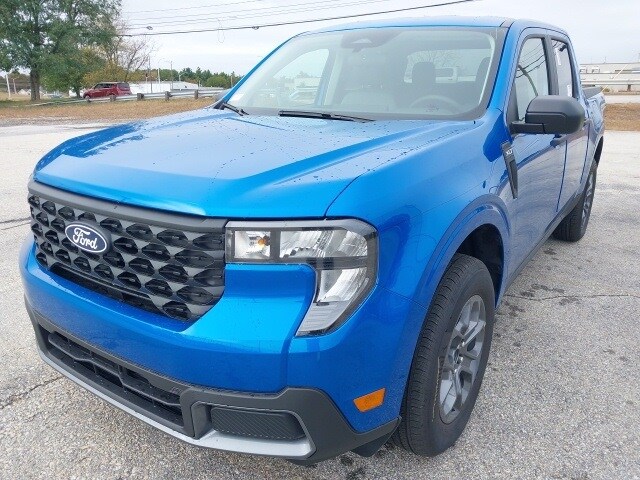 2025 Ford Maverick XLT photo 2