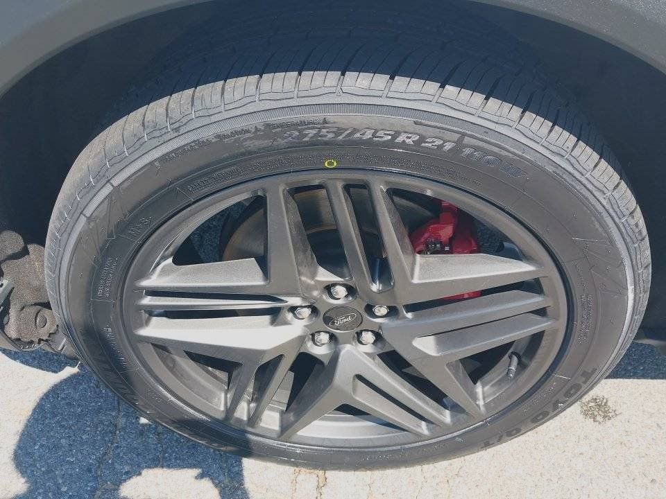 2025 Ford Explorer ST - Photo 13