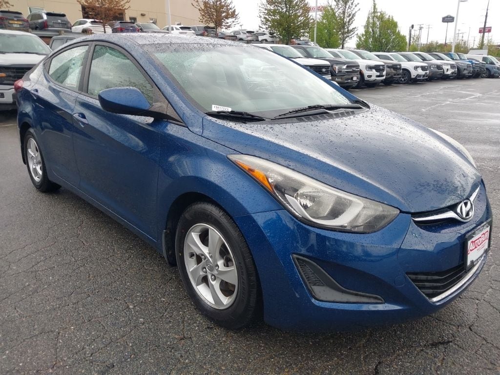 Used 2015 Hyundai Elantra SE with VIN KMHDH4AE9FU423863 for sale in Manchester, NH
