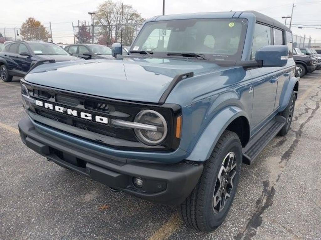 New 2025 Ford Bronco Outer Banks SUV