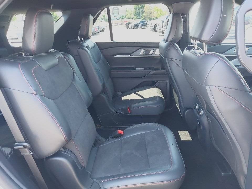 2025 Ford Explorer ST - Photo 23