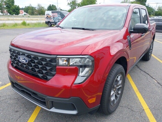 2025 Ford Maverick XLT photo 2