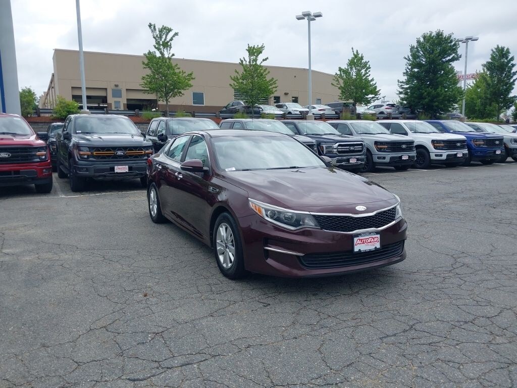 Used 2017 Kia Optima LX Sedan