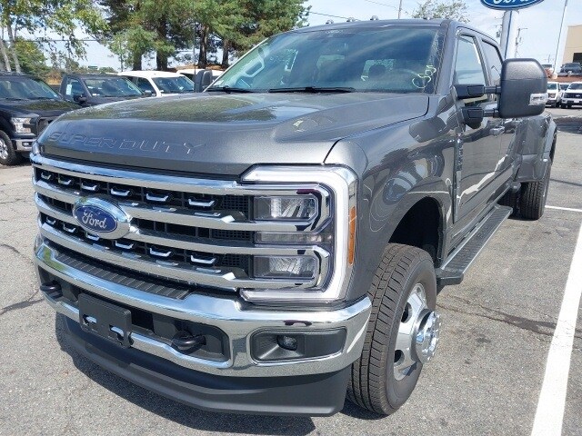 2026 Ford F-350 XLT photo 3