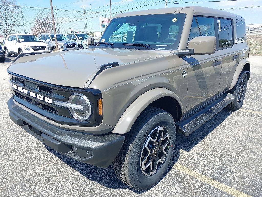 New 2026 Ford Bronco Outer Banks SUV