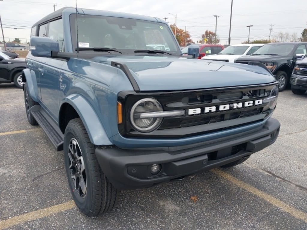 New 2025 Ford Bronco Outer Banks SUV