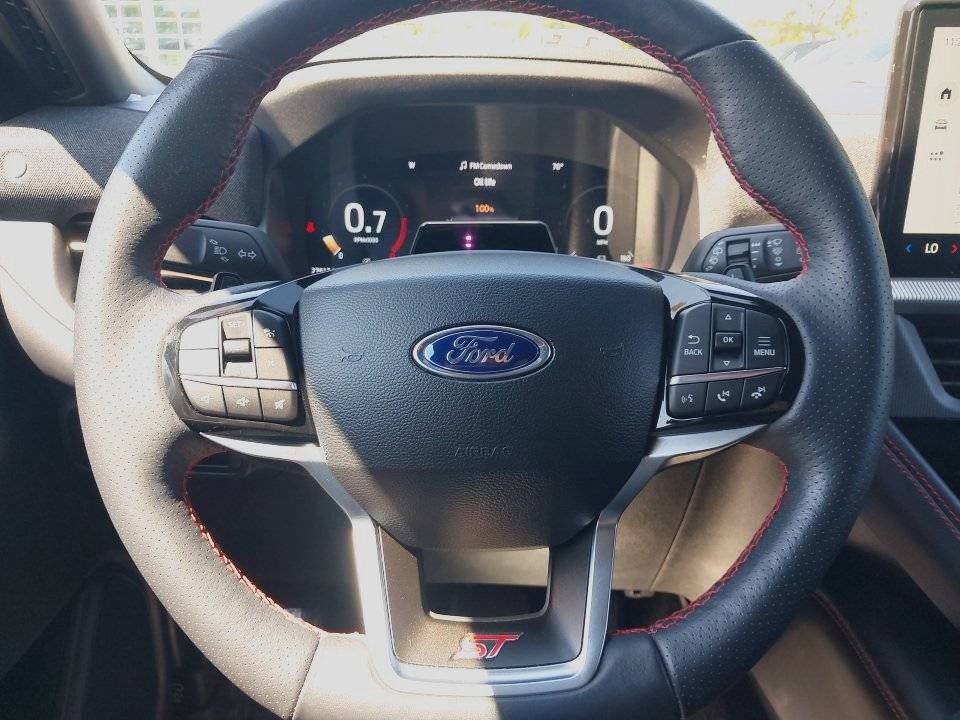 2025 Ford Explorer ST - Photo 17