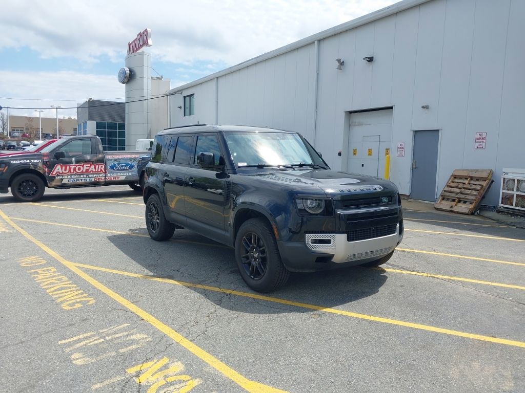 2025 Land Rover Defender 110 S P300's photo