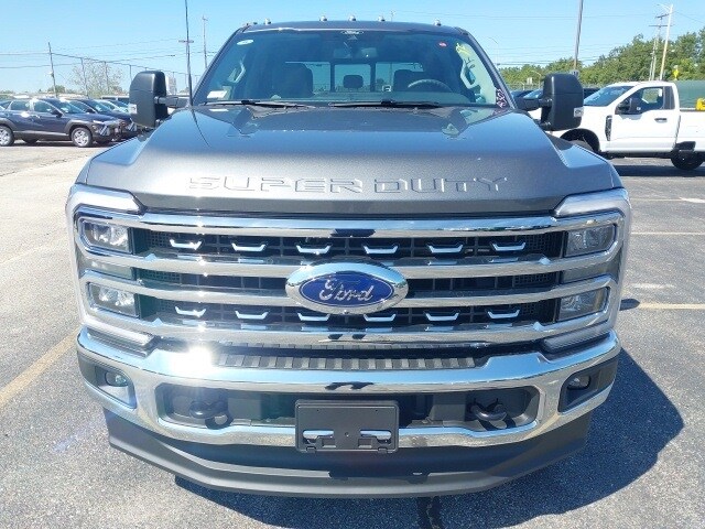 2026 Ford F-350 XLT photo 2