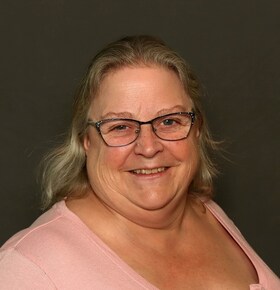 Staff member Janice Harty from ID_58c68241ca7e