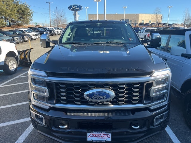 2024 Ford F-450 Super Duty Limited's photo