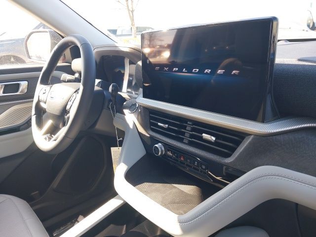2026 Ford Explorer Platinum - Photo 25