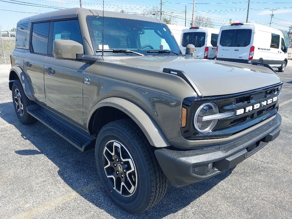 New 2026 Ford Bronco Outer Banks SUV