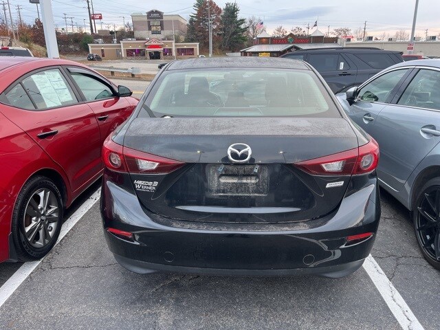 2018 Mazda Mazda3 Sport photo 2