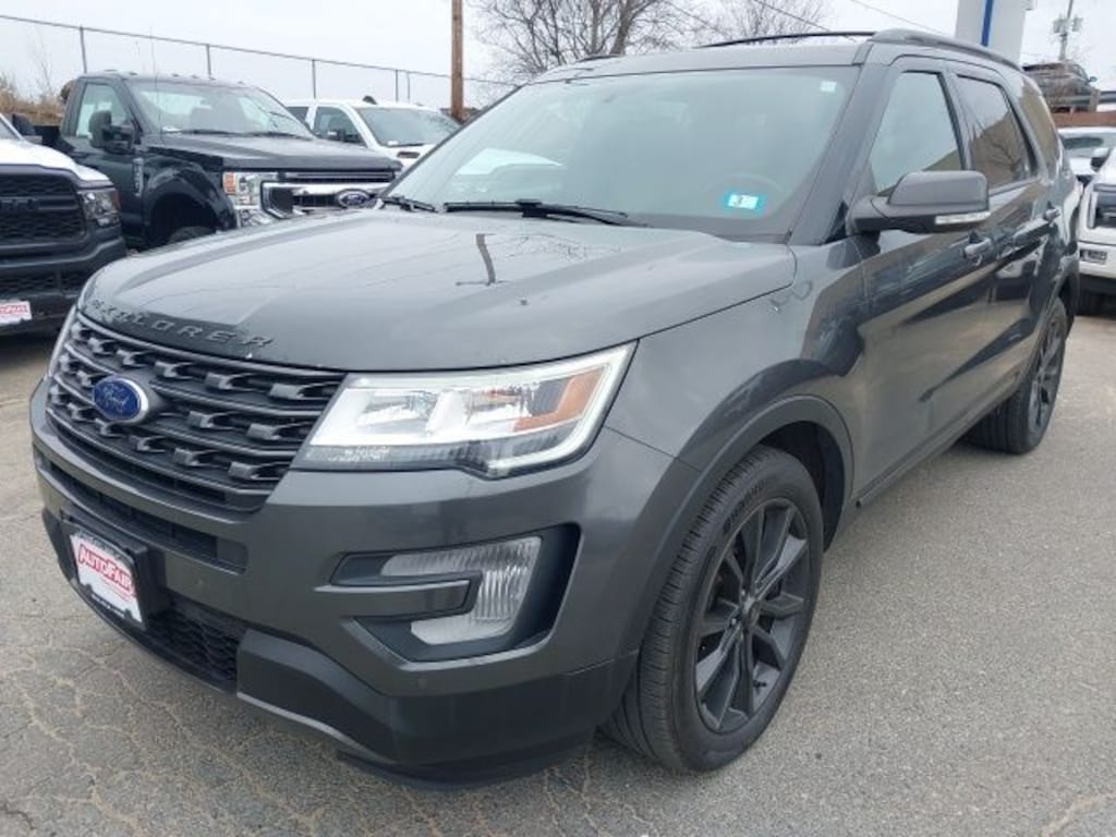 Used 2017 Ford Explorer XLT SUV