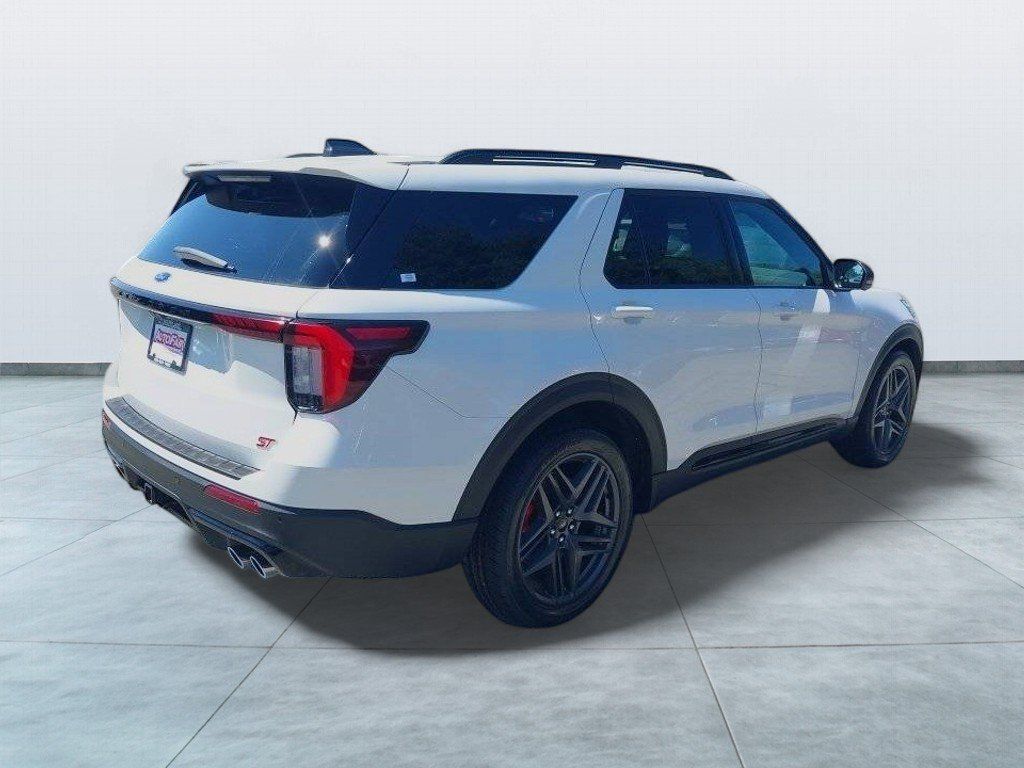 2025 Ford Explorer ST - Photo 7