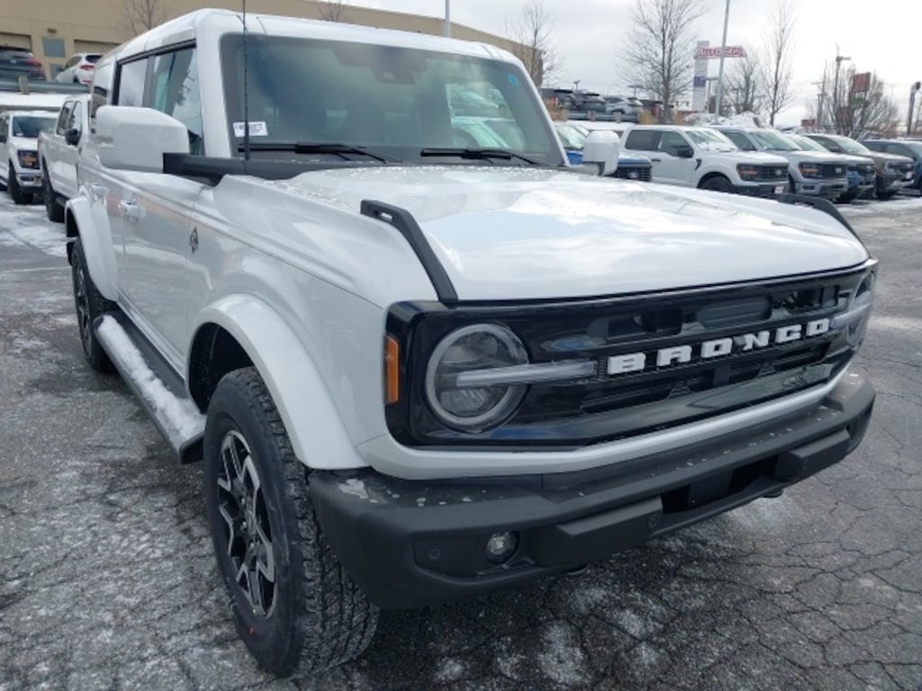 New 2025 Ford Bronco Outer Banks SUV