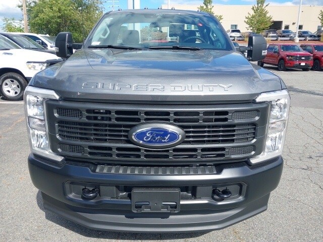 2026 Ford F-350 XL photo 2
