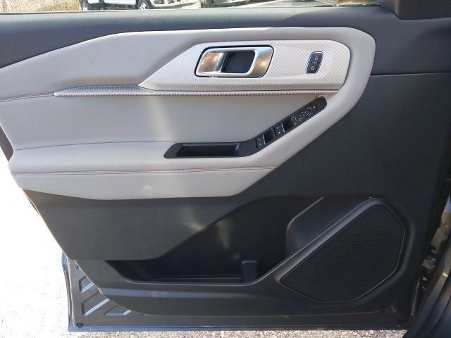2026 Ford Explorer Active - Photo 15