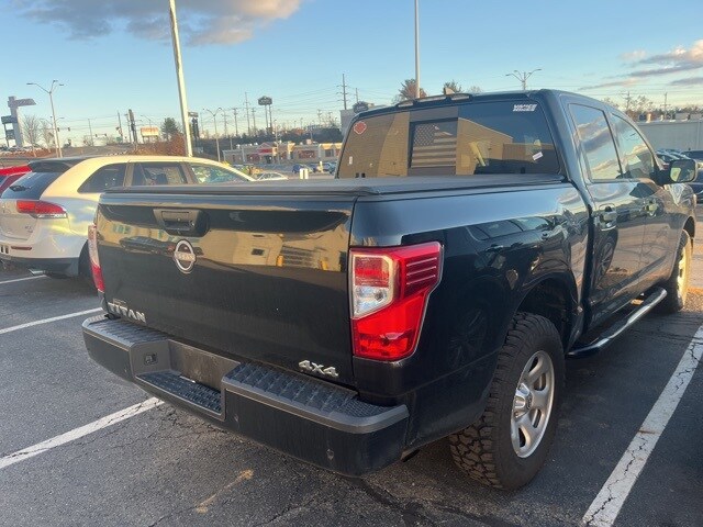 2023 Nissan Titan S photo 4