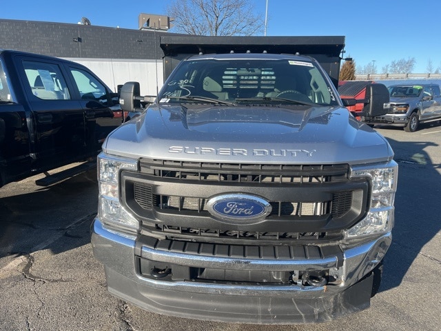 2022 Ford F-350 Super Duty Chassis Cab XL's photo