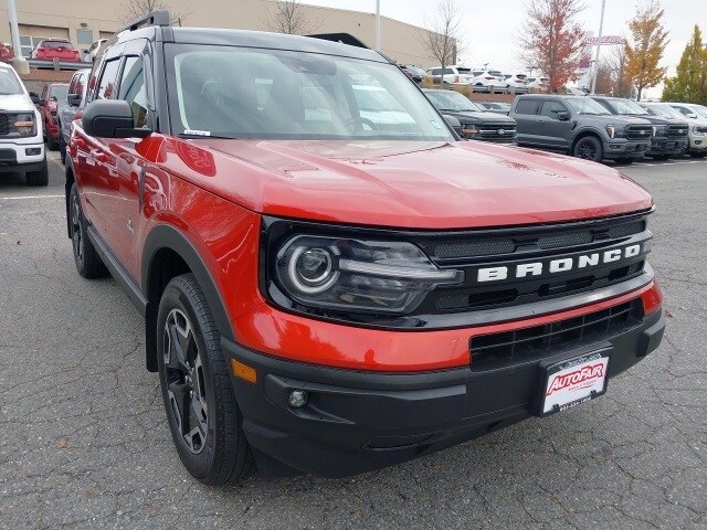 2023 Ford Bronco Sport Outer Banks photo 2