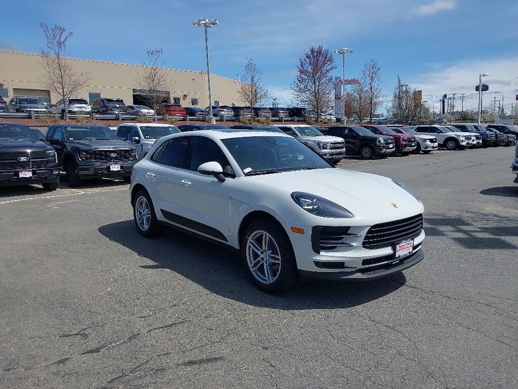 2020 Porsche Macan -'s photo