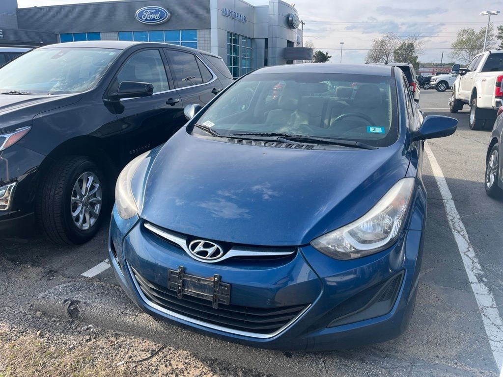 Used 2015 Hyundai Elantra SE Sedan