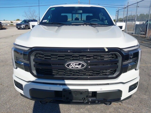 2025 Ford F-150 Lariat photo 2