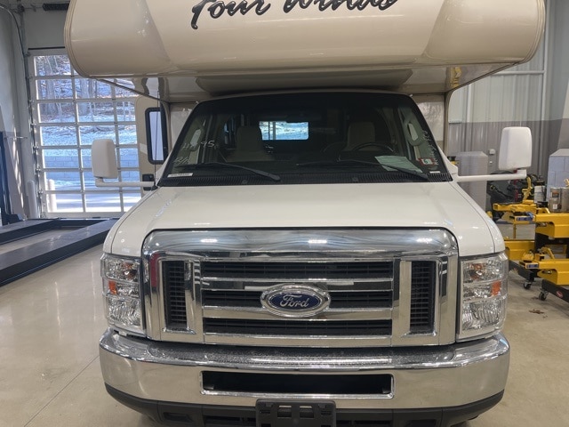 2018 Ford E-Series Cutaway Base's photo