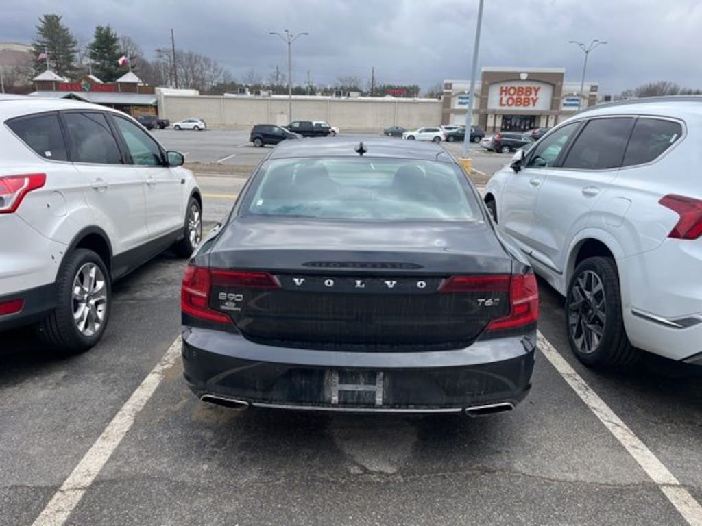 Certified 2017 Volvo S90 T6 Momentum Sedan