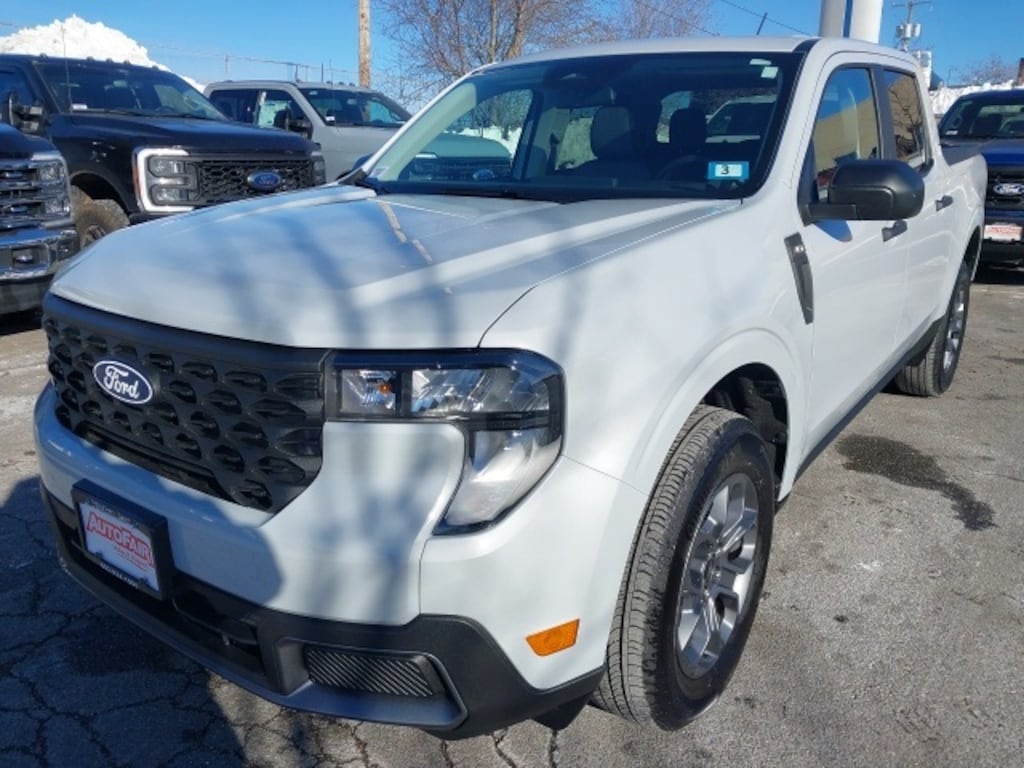 Certified 2025 Ford Maverick XLT Truck
