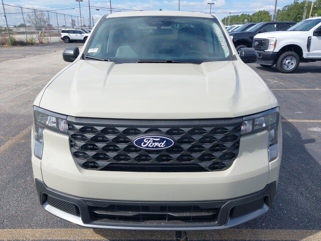 2025 Ford Maverick XLT photo 2