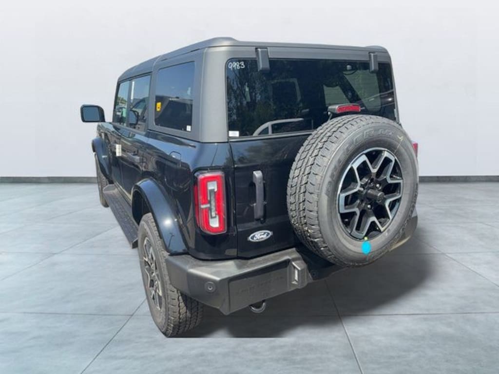New 2026 Ford Bronco Outer Banks SUV
