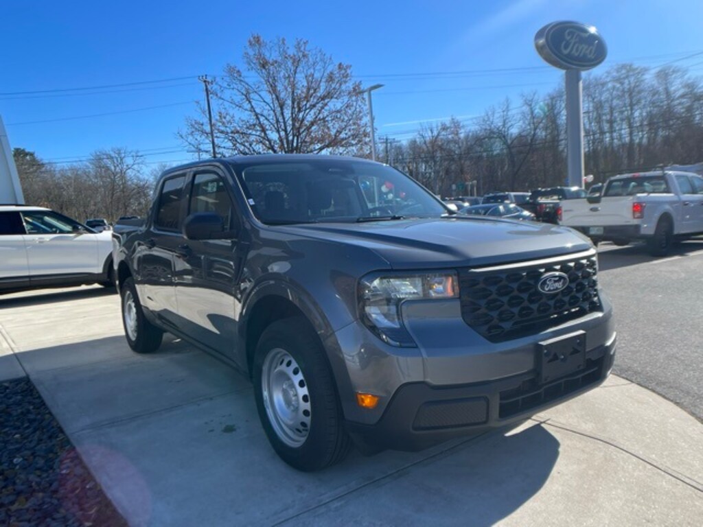 New 2025 Ford Maverick XL Truck SuperCrew