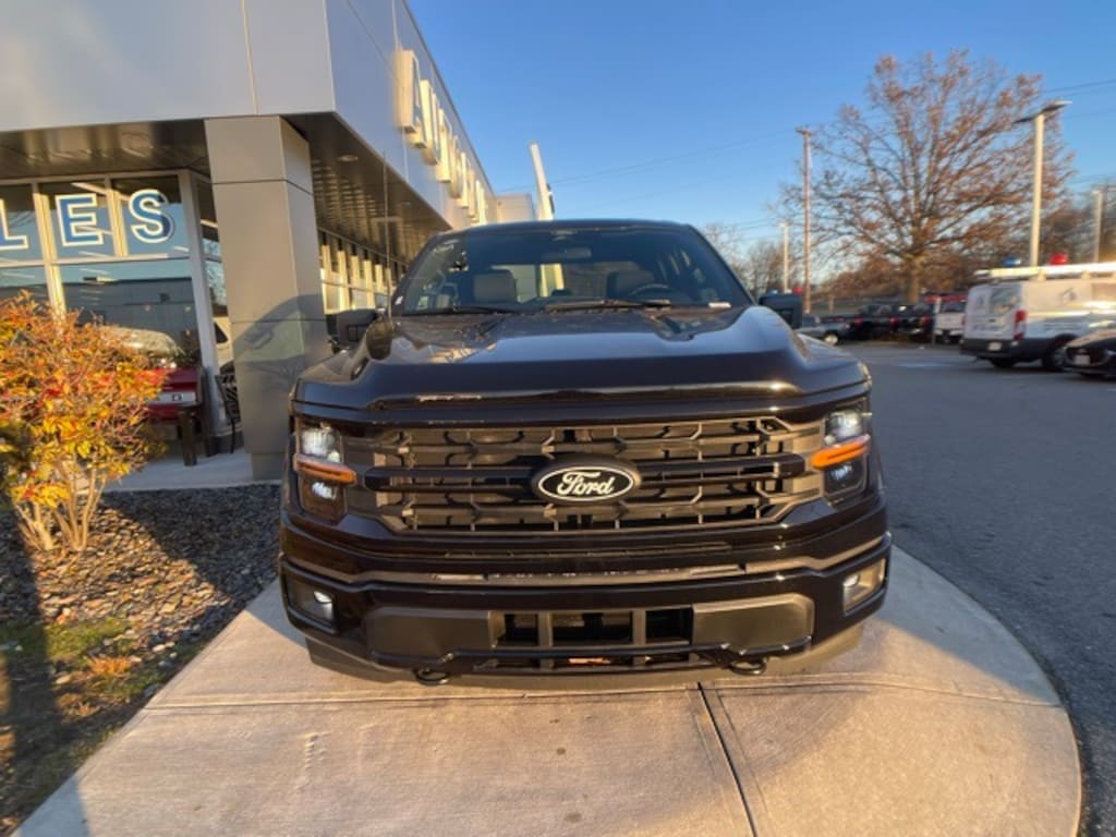 New 2025 Ford F-150 XLT Truck SuperCrew Cab