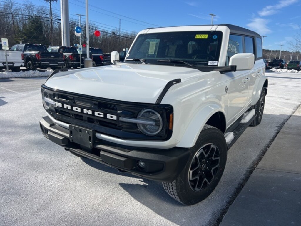 New 2025 Ford Bronco Outer Banks SUV