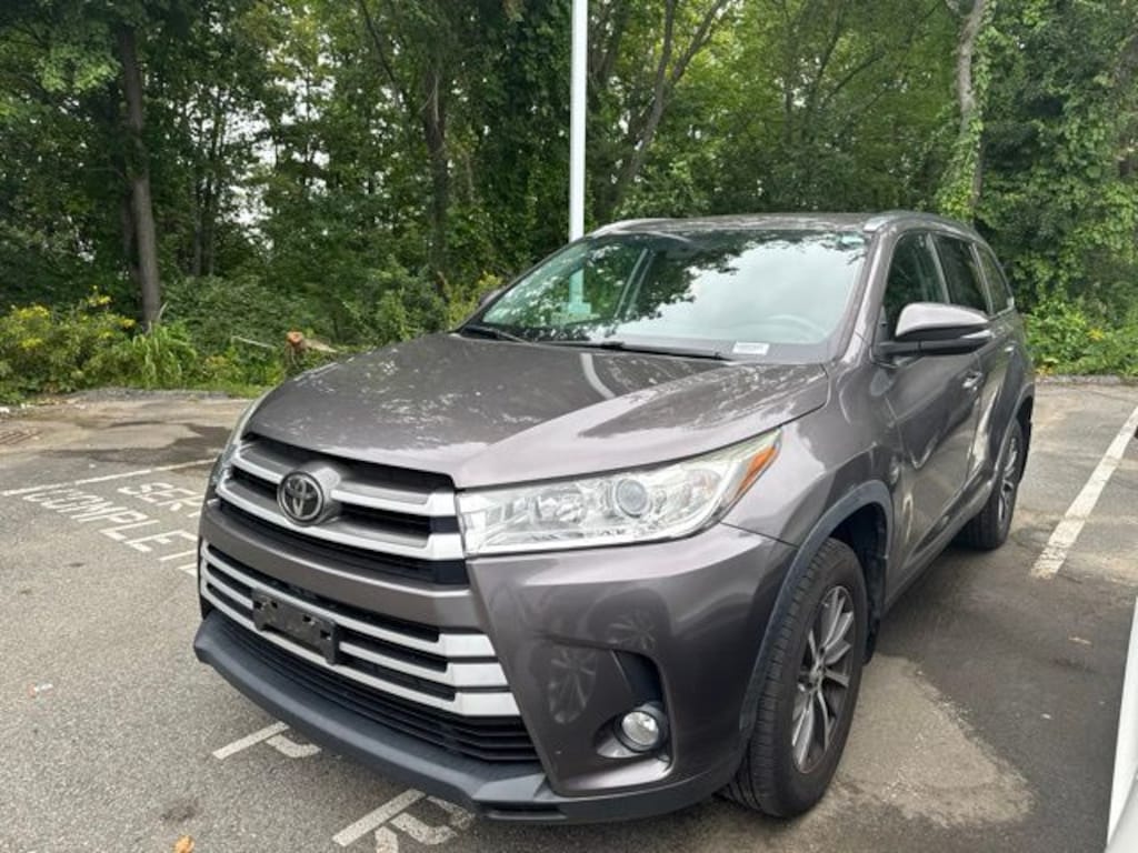 Certified 2019 Toyota Highlander XLE V6 SUV