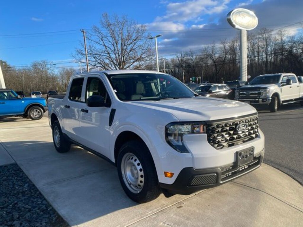 New 2025 Ford Maverick XL Truck SuperCrew